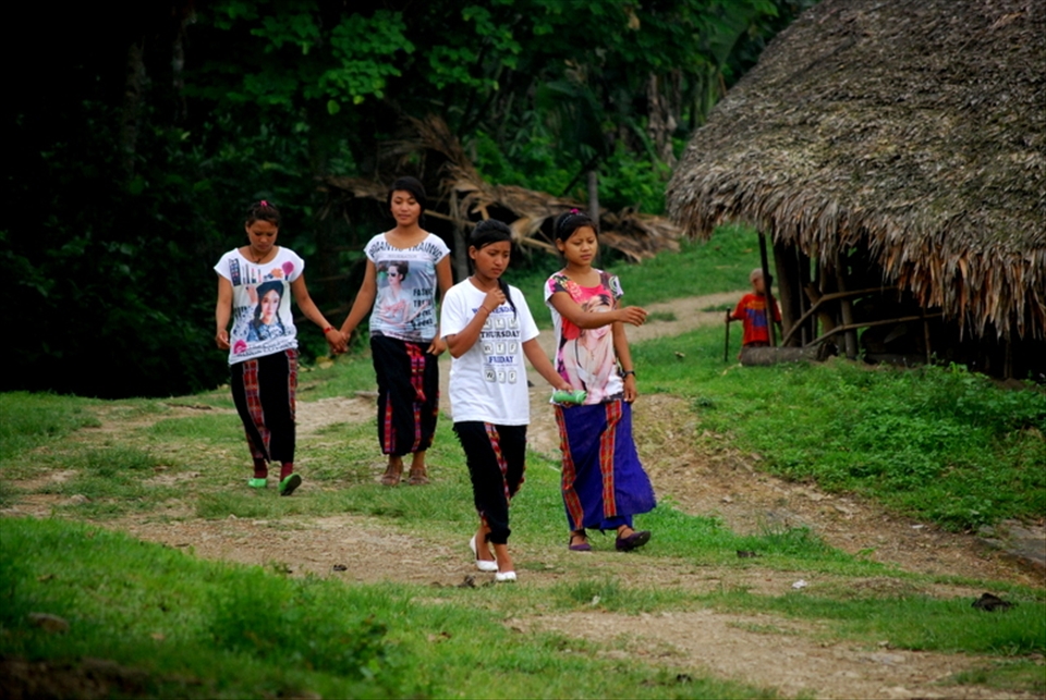 The younger Wanchos want to migrate to the cities for work.