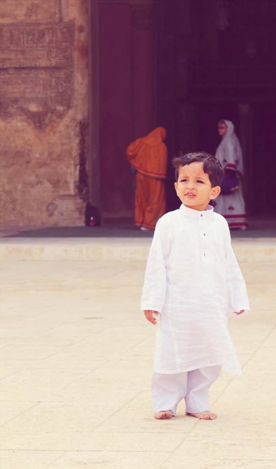 The kid is moving forward. ALONE !