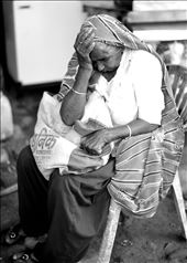 Turing back to look the moments of street life makes sometimes feel exhausted.: by india_heritage_culture, Views[314]