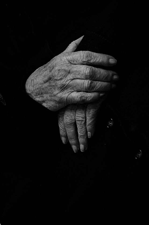 Mrs. Pilar´s hands, full of stories.
