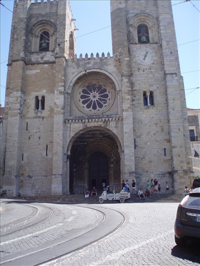 One of the many stops for tram 28: Sé de Lisboa, a monument filled with history