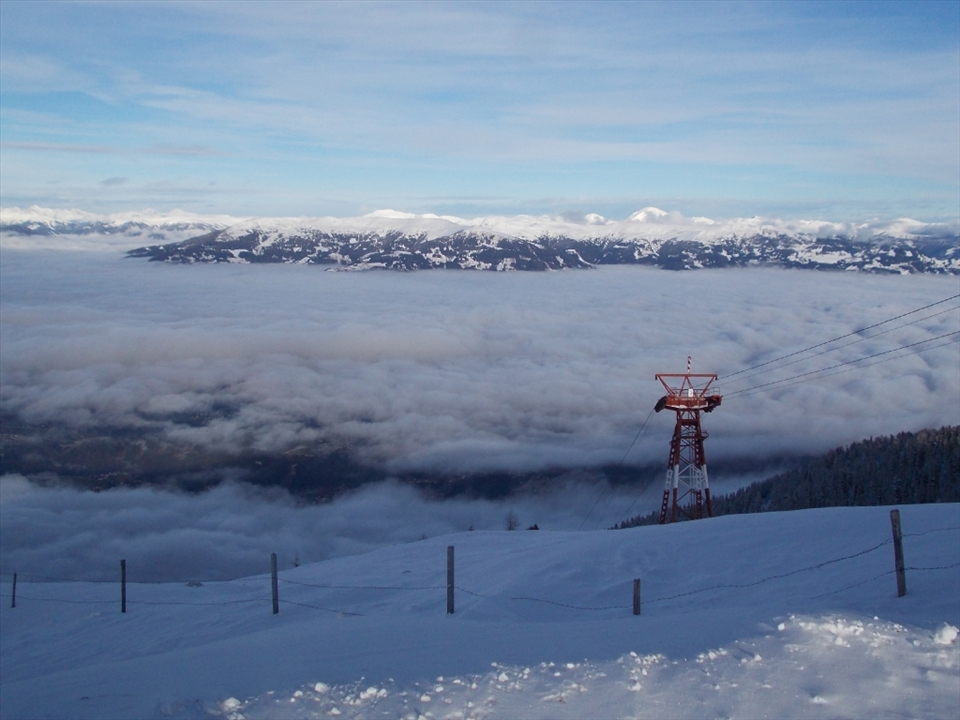 Kärnten, is a land of surprises, not really well known in the world, placed at the south of Austria, here at the mountains, everyday can be different, and will makKe you want to discover the whole of it. The clouds over the Drau valley, is one of the most fascinating landscapes, even more if you have the chance of looking from above.