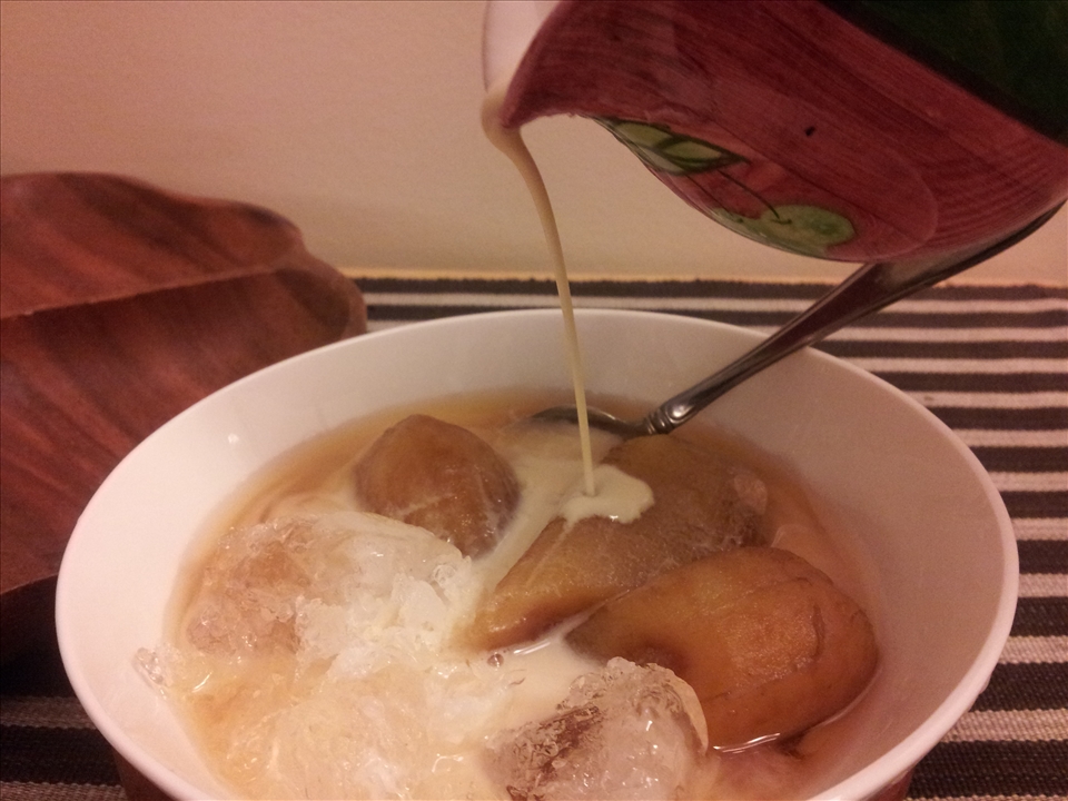 pouring that goodness over our saba con yielo