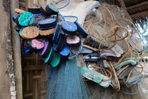 Drijvers voor een visnet van gerecycled materiaal