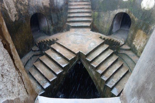 Voormalige moskee bij het waterpaleis