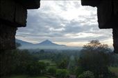 Ochtendgloren vanaf Candi Borobudur: by irko_mirjam, Views[326]