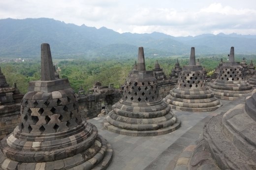 Stupa's bovenop Candi Borobudur