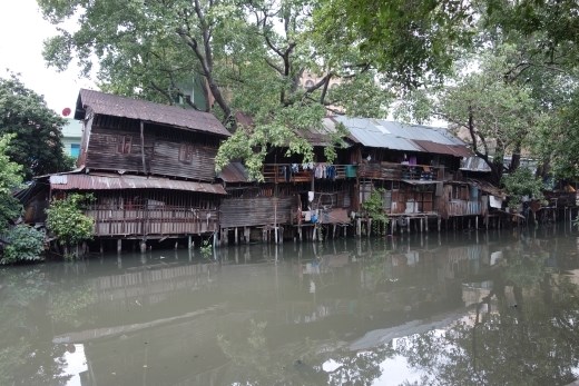Huisjes langs een kanaal in de oude stad