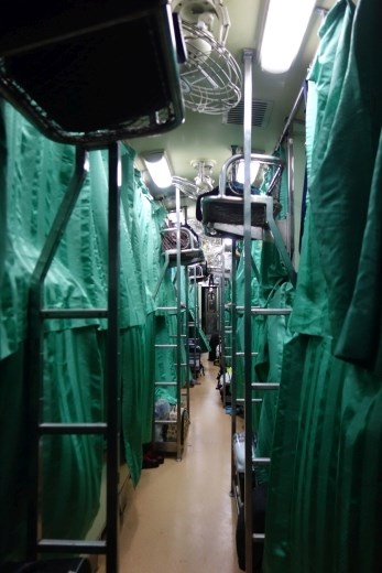 Gangpad in de slaaptrein naar Bangkok