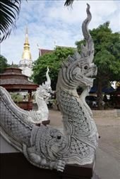 Dit soort naga's zijn de meest voorkomende tempelwachters hier: by irko_mirjam, Views[240]