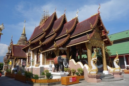 Een van de 35 wats in de binnenstad van Chiang Mai