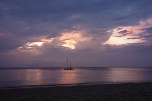 De beroemde zonsondergangen van Koh Lanta kwamen vaak niet helemaal uit de verf door de vele bewolking