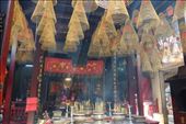 De talloze brandende wierook spiralen geven de tempel een speciale sfeer: by irko_mirjam, Views[262]