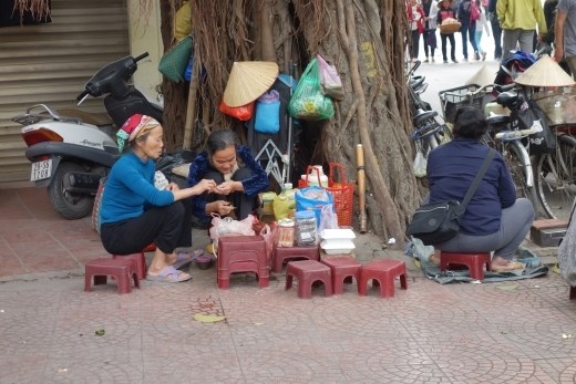Voor ons is het wennen, maar het formaat van dit straatmeubilair is hier normaal