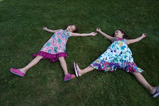 Lauren & Lilly, Sue and Michelle's daughters. 
Me, Linda, Sue, Missy, and Kathy