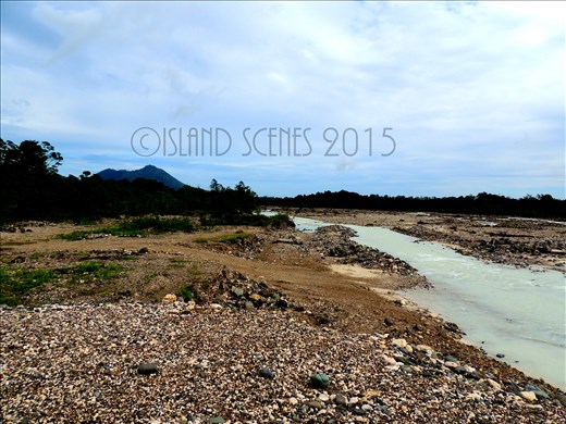 A two hours drive takes us up to Bialla, an LLG area of WNB.