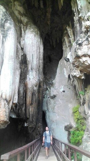 L'ingresso della Diamond Cave a Railay