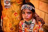 A mother, in Jaisalmer, is offering her young child, for a dollar or two, to be used as a model by the photographers that are roaming the fort.: by iulianu, Views[230]