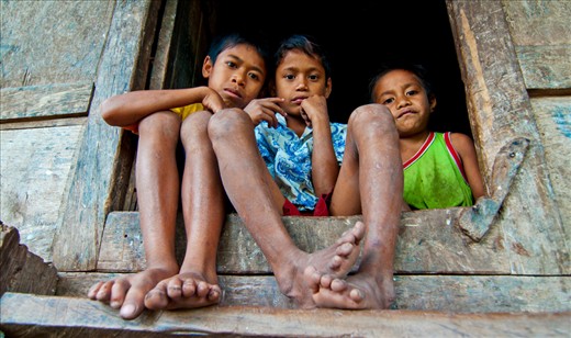 with friends, stay in stage house.