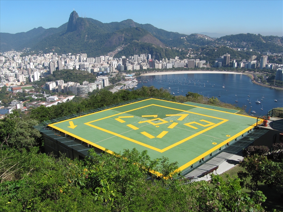 helipad at Pao de Acucar (SugarLoaf Mountain)