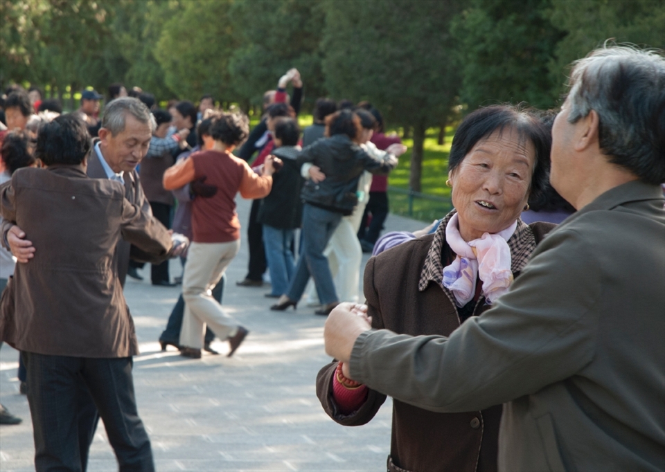 Who needs dance halls? People dancing in Tian Tan Park on Saturday Morning.