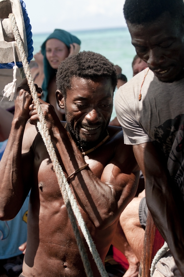 Hoisting the sails: In the early nineteen hundreds, with the appearance of the steam boat, it was remarked that the days of the dow is over. A hundred years later, the dow is still the main form of transport for people and cargo too and from the island.