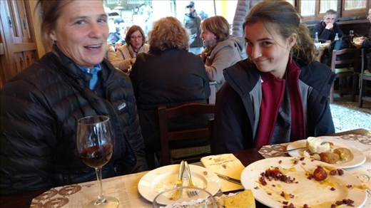 Perhaps the perfect Sunday lunch in Granada - Bodega Castaneda