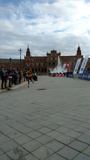 Erik Titus...en route to winning the Sevilla Marathon.  He ran 2:07, and it looked like he was jogging!