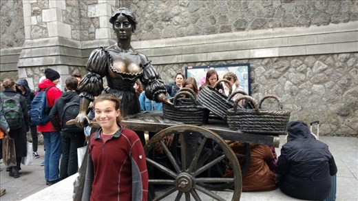 Maya had to sing the Molly Malone song in Spanish school...