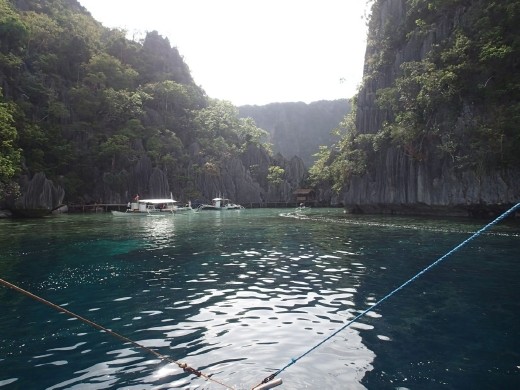 Entrance to the Barracuda Lake, Coron, Palawan. Dive to 12m and the water changes to the temperature of bath water.
