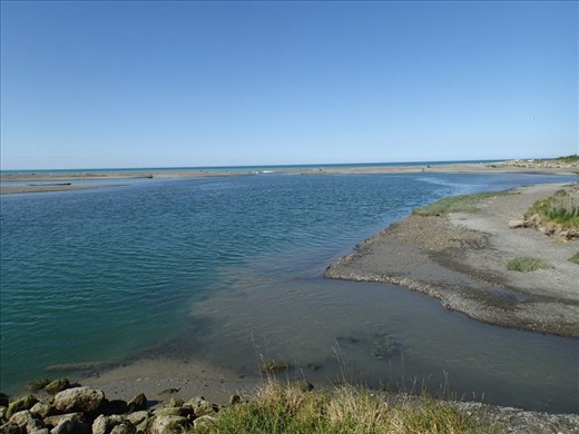 Tukituki River Mouth, Haumoana, Napier. Tried fishing but not much luck.