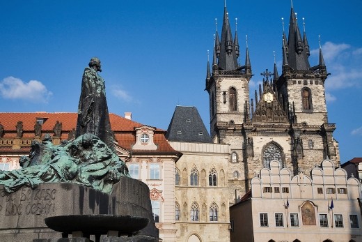 Jan Hus Memorial in Old Town Square - Author Jorge Royan