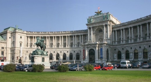 Hofburg Palace and Heroes Square - Author Peter Gerstbach