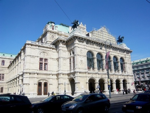 Vienna Opera Exterior - Author Author Hide-sp