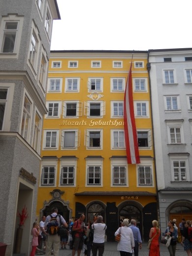Mozart’s birthplace (Mozart Gerburtshaus) 