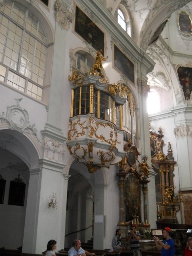 Saint Peters Church interior