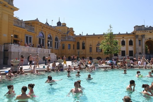 Széchenyi Baths (Széchenyi Fürdő) - Author Christine Zenino from Chicago, US