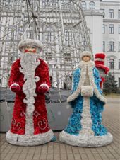 Ded Moroz, an eastern version of Santa Clause, with his granddaughter (his helper): by james_tesol_teacher, Views[748]