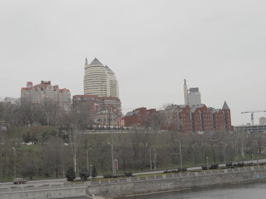A views across the Dneper River from the Lenin Boardwalk.
