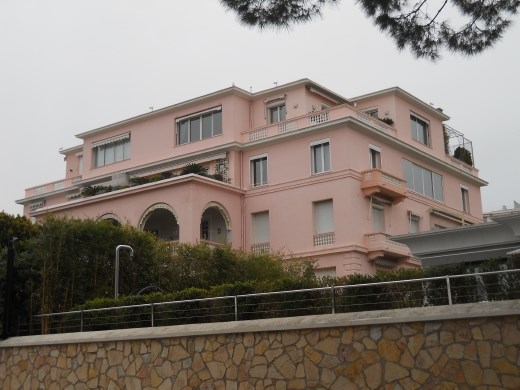 Lovely residence along Canne' s La Croissette