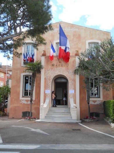 Voting took place in a building near the harbor in St Jean Cap Ferrat