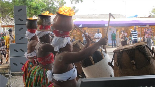 Woman keep the rhythm at the Arts Center, Ghana