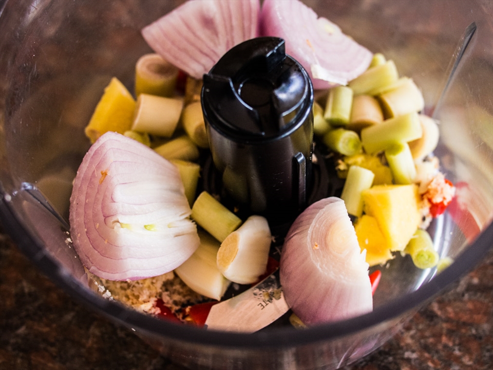 Curry paste ingredients ready for the chop