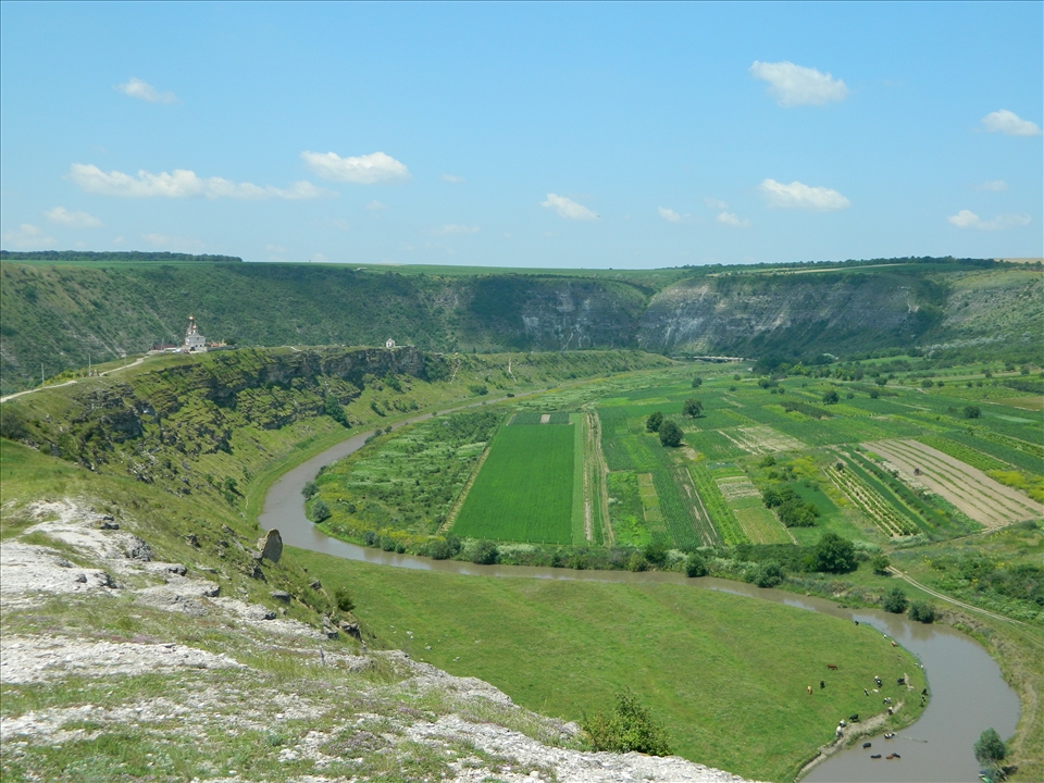 Peaceful Raut river is guarding the entire natural complex.
