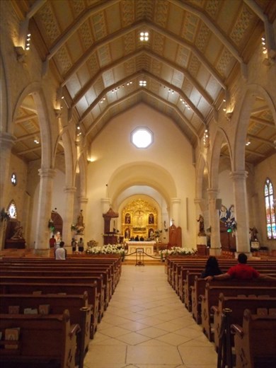 The inside of the San Fernando Cathedral
