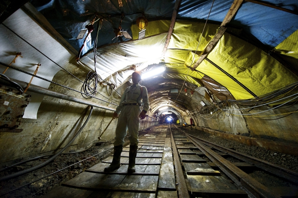 Due to a tragic mine accident that took place in Ikeshima 10 years ago most people were forced to leave the island due to dangerous levels of pollution. The population went from thousands of people to 300 people. This mine worker recounted the painful memories of evacuating 10 years ago during the disaster. 