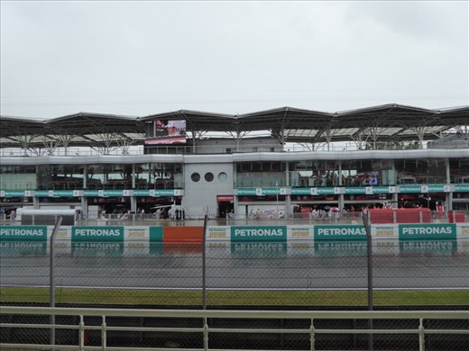 Wet start to 1st Practice