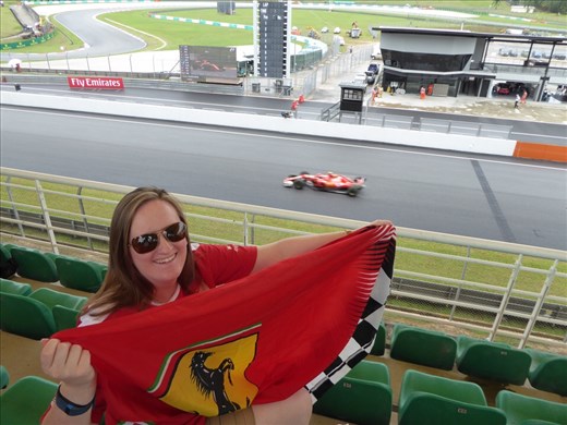 Ania eventually gets a photo with Kimi (well sort of)