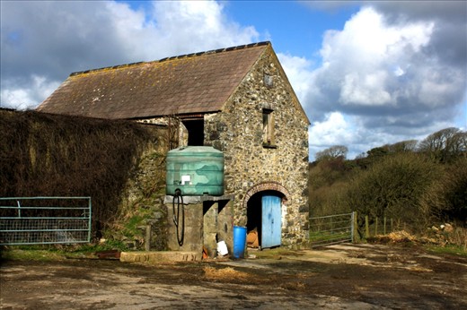 Country Living - Much of the Pembrokeshire coast hardens back to a time of simpler living, one that has remained largely untainted by modernisation.