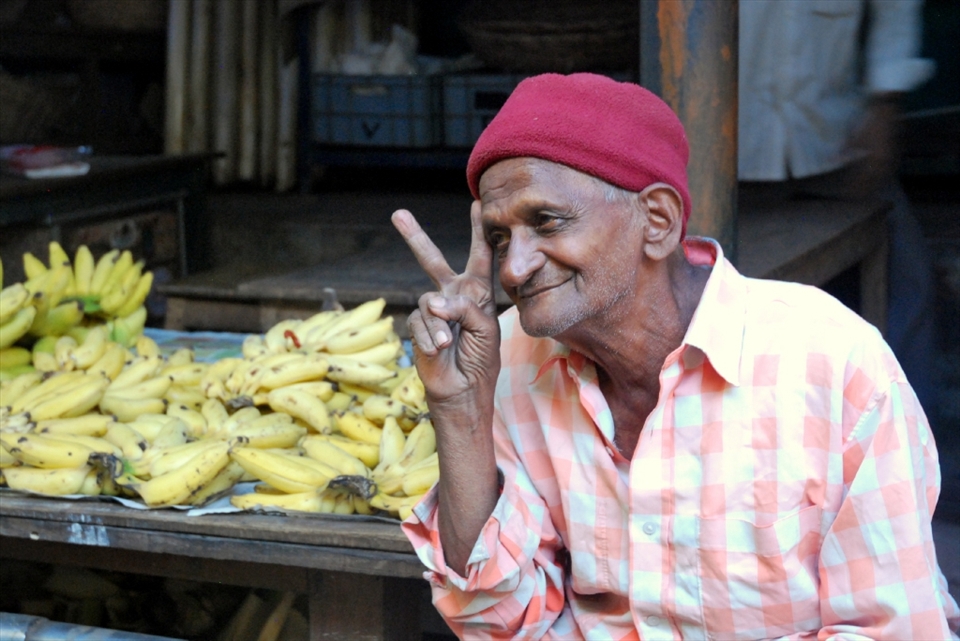 “Smiles are universal”. Like the vibrant scenes that first greeted me in the city market, I found that the people themselves are just as dynamic and colorful. Despite the hardships that so many of them obviously faced in making a living, the people of southern India are some of the richest I’ve met in terms of their happiness and welcoming attitudes. Smiles abounded there was no hint of fakeness about them. Makes you step back and think about what true happiness is and how little of a role money and material possessions play a role in that.